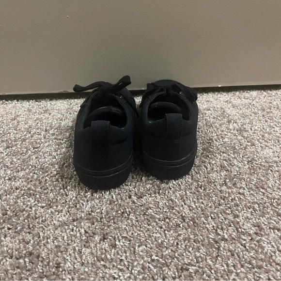 Cariuma OCA Low All Black Canvas Sneaker Unisex 7.5 Men 9 Women - Picture 4 of 9